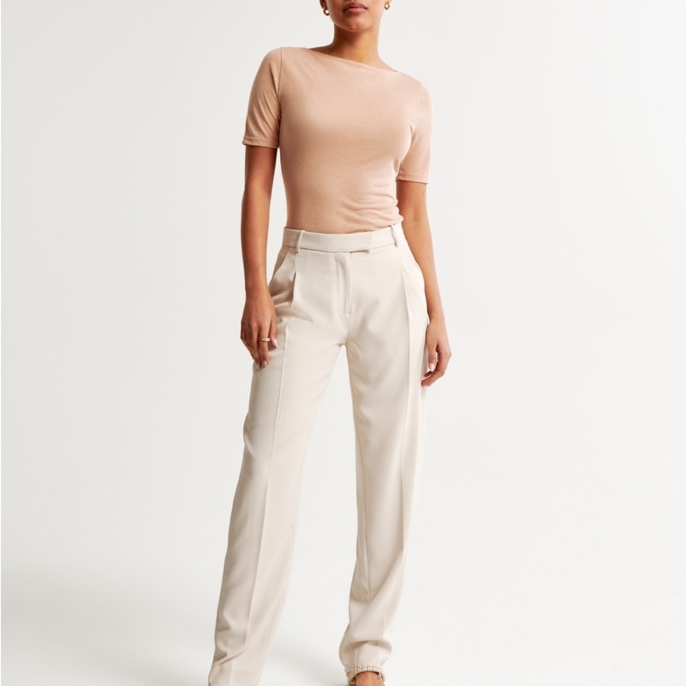 Abercrombie and Fitch Women's Low Rise Taper Pant 31 12R
